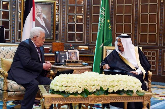 موقع مقرب من الاستخبارات الإسرائيلية: هذا ما سيقوله الرئيس أبو مازن للسعوديين عن المصالحة ومصر وإيران
