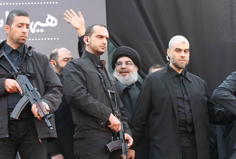 عندما يعتلي المنصة توجه الصوراريخ إلى الأراضي المحتلة..  شاهد بالفيديو الحراسة الخاصة بنصر الله؟