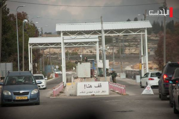 الاحتلال ينصب حواجز عسكرية في محافظة الخليل

