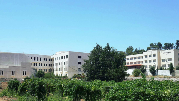 الاحتلال يقتحم جامعة