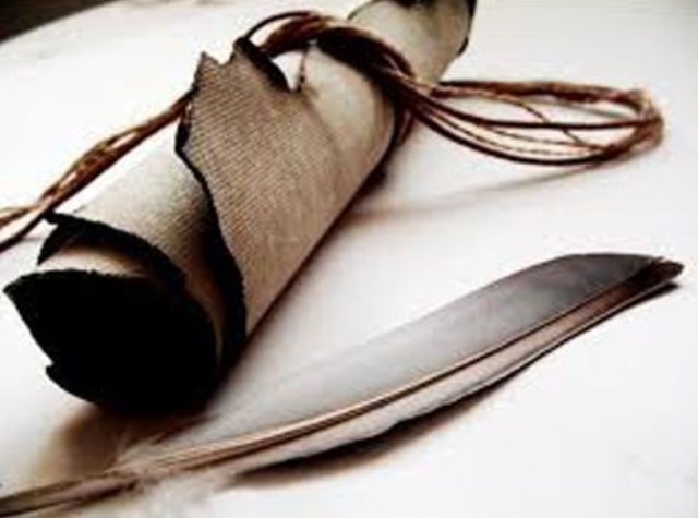 توفي والدها عندما كان عمرها 16.. لكنها مازالت تتلقى رسالةً منه كل عام