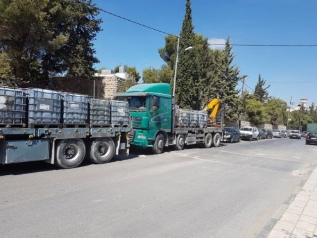 ضبط شاحنة إسرائيلية محملة بزيوت غير صالحة في بيت لحم
