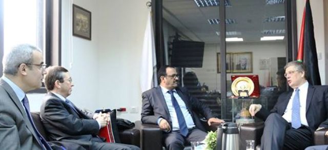 النائب العام المستشار د. احمد براك يجتمع مع ممثل مملكة هولندا السفير بيتر موليما