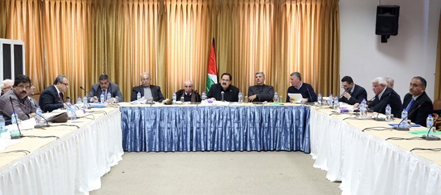 التربية تبحث آخر