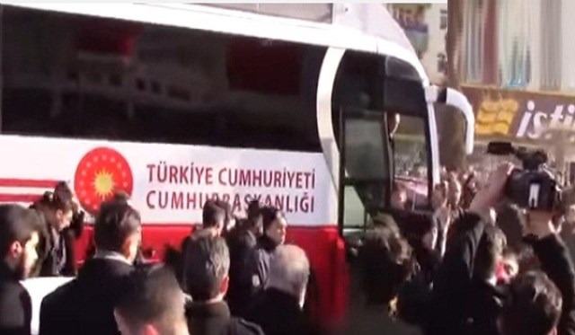 حافلة أردوغان تدهس