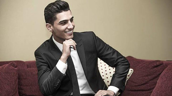 فيديو| محمد عساف يروي.. جاءته بوثيقة زواج كأنها ورقة معجبة 
