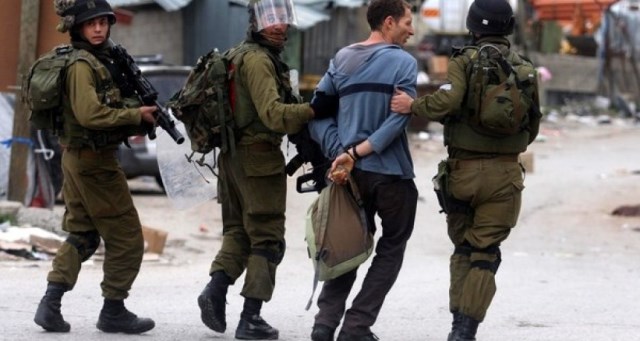 قوات الاحتلال تعتقل 26 مواطنا
