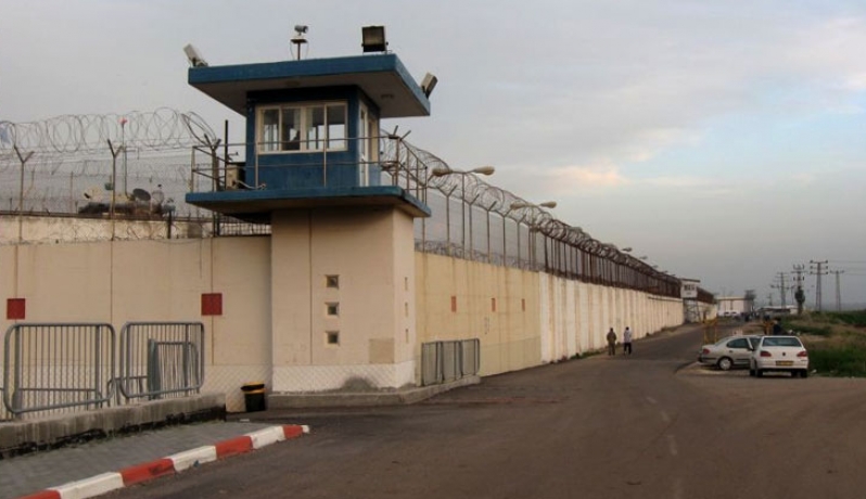 استمرار سياسية الإهمال الطبي المتعمد بحق 7 أسرى في سجن عسقلان