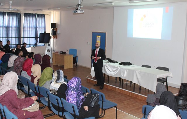 الجامعة العربية الأمريكية تعقد ورشة عمل لطلبتها حول آلية تطوير الأعمال الريادية