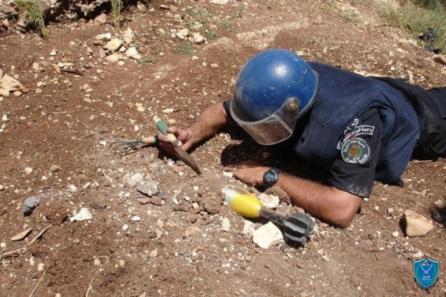 الشرطة تتعامل مع جسم مشبوه في يطا
