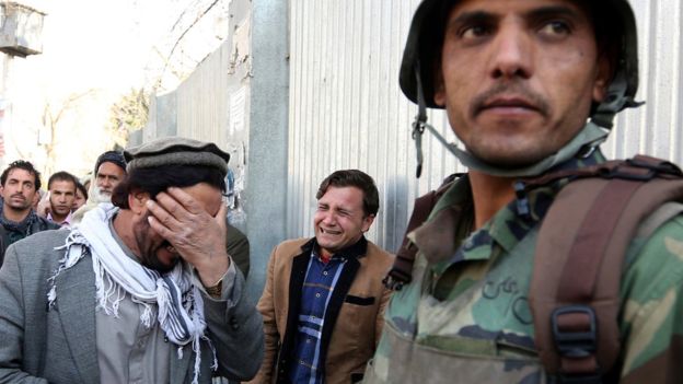مقتل 30 شخص في هجوم على مشفى بالقرب من السفارة الأمريكية في كابول