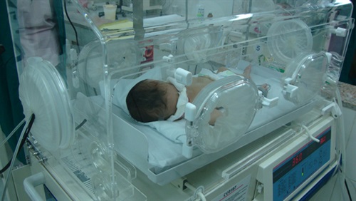الصحة بغزة تحذر: كارثة في أكشاك الولادة والحضانات حال نفاذ الوقود 