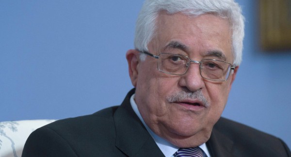 الرئيس عباس يجري اتصالا هاتفيا مع المناضل محمود الزق