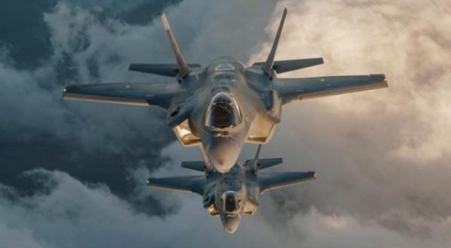 سلاح الجو الإسرائيلي يتسلم 3 مقاتلات أمريكية ( إف 35 )
