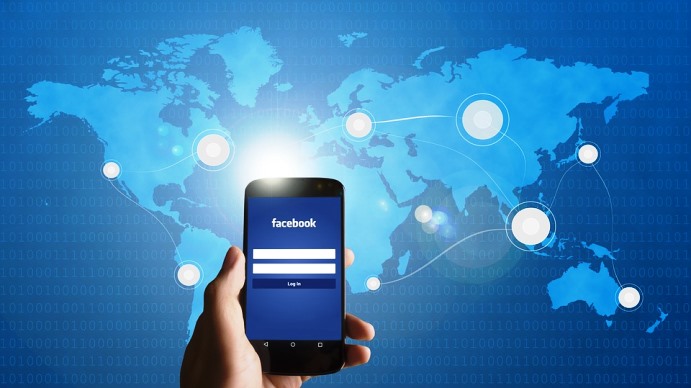 تايلاند تمهل فيسبوك حتى يوم الثلاثاء لحذف محتوى