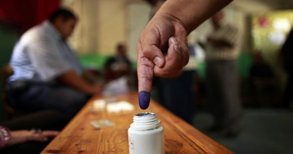 أفراد قوى الأمن يبدأون التصويت في انتخابات الهيئات المحلية