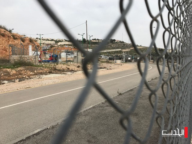 سلطات الاحتلال تغلق سلواد واعتقال جريح خلال مواجهات عنيفة

