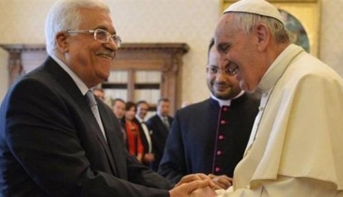 اتصال هاتفي بين الرئيس عباس وبابا الفاتيكان
