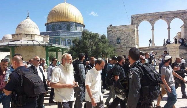 اقتحامات جماعية واستعدادات واسعة لمسيرات للمستوطنين في القدس 

