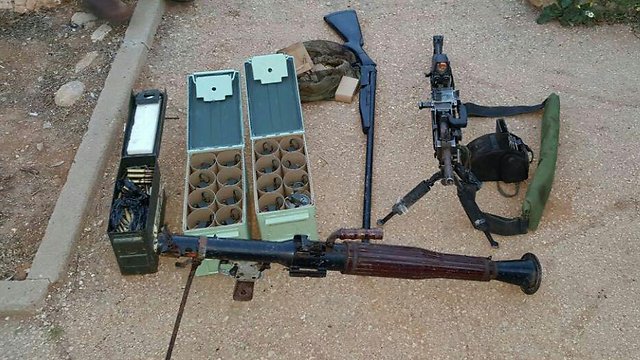 جيش الاحتلال يحقق بسرقة 30 قطعة سلاح من قاعدة عسكرية