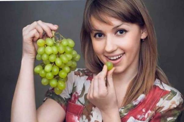 إحرصوا على تناول العنب.. لهذه الفائدة المهمة

