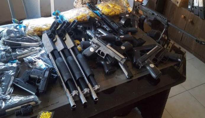 ضبط بنادق خرز ممنوعة