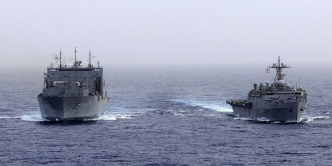 إيران: سفينتان حربيتان