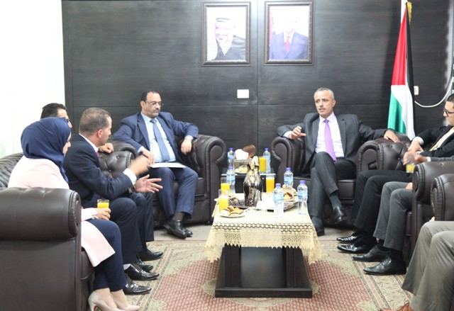 معاونو نيابة يؤدون