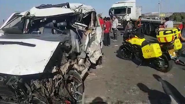 محدث| مصرع 5 مواطنين في حادث سير مروع قرب يعبد جنوب غرب جنين (فيديو)