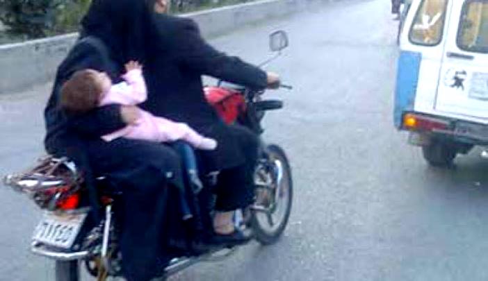 متابعة الحدث | منع النساء من ركوب الدراجات النارية في غزة.. ماذا عن الرجال؟
