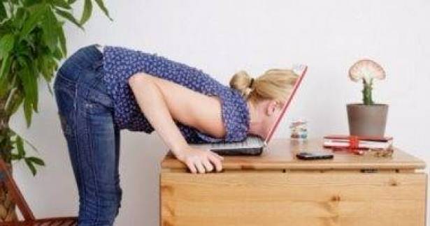 4 أشياء لا تبحث عنها على الإنترنت.. داخل العمل!

