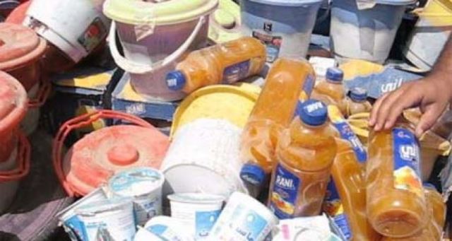 عدد من التجار يبلغون عن المواد التالفة

