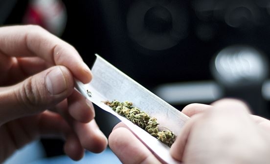 ضبط مواطن يتعاطى