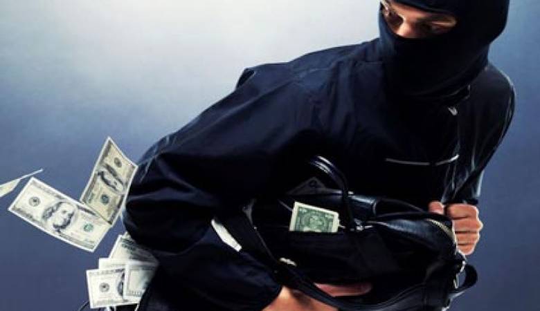 كشف ملابسات سرقة شيكات بقيمة ربع مليون شيقل في الخليل
