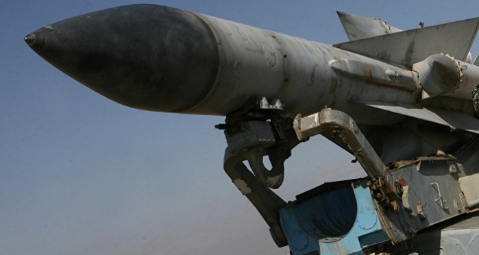 اطلاق صاروخ S-200 السوري