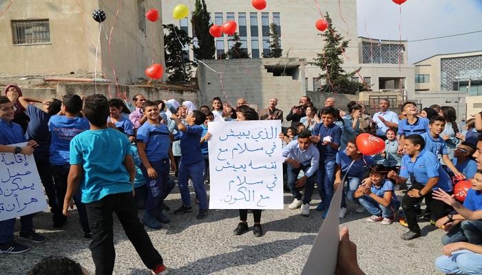 طلبة فلسطين يحيون فعاليات اليوم العالمي للسلام