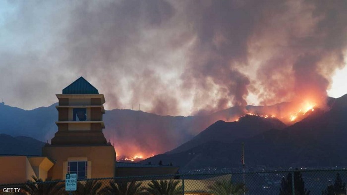 كاليفورنيا تعلن الطوارئ لمواجهة أكبر حريق بتاريخها
