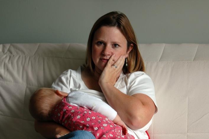 هل يؤثر اللولب الهرموني سلبا على الرضاعة الطبيعية ؟
