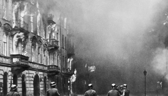 رفع السرية عن وثائق تظهر كيف انسحب النازيون من وارسو

