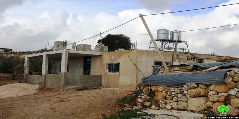 الخليل: الاحتلال يخطر بهدم منازل في خربة بيرين

