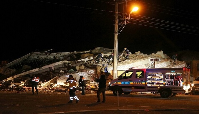 ارتفاع حصيلة ضحايا زلزال تركيا إلى 21 قتيلا
