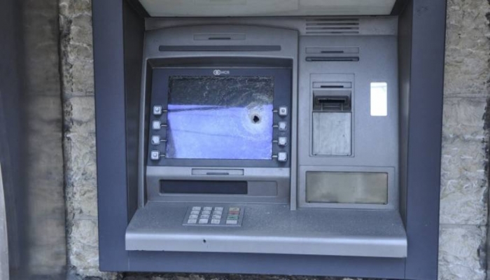 سرقة صرف آلي لأحد البنوك في أريحا (صور) 
