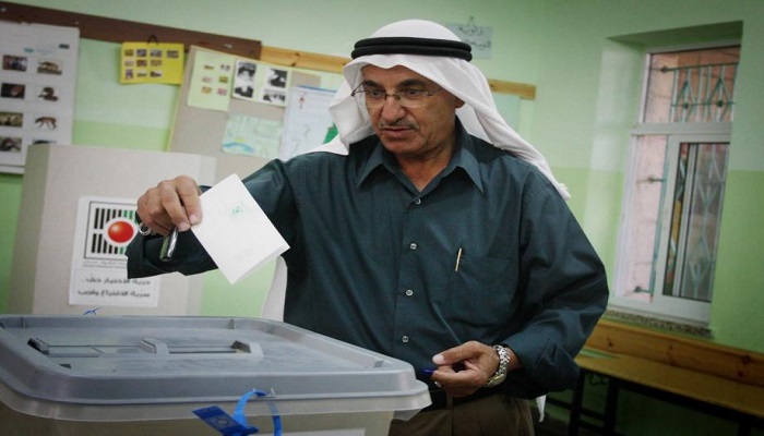هل تعتقد/ين أن تشارك حركتا فتح وحماس في قائمة واحدة في الانتخابات؟ 
