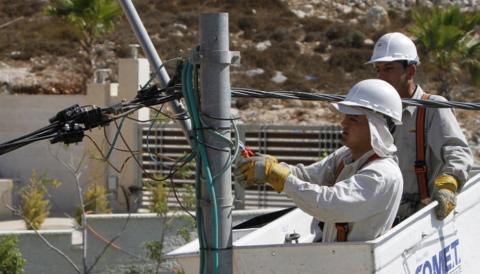 كهرباء القدس تحذر مشتركيها من التعامل مع أي جهة خارجية لتحصيل الديون المتراكمة عليهم