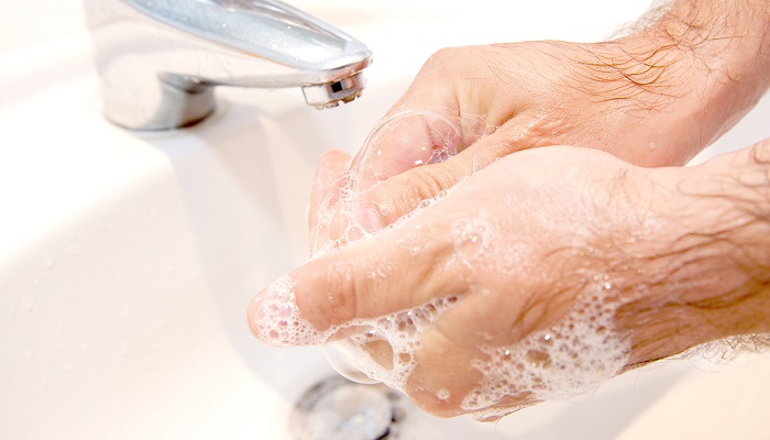 مخاطر غسل اليدين بصورة خاطئة
