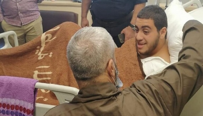 الأمن الأردني يسمح لوالد فتى الزرقاء بمغادرة سجنه لزيارة نجله في المستشفى