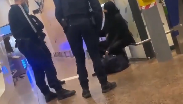 امرأة هددت بتفجير نفسها.. إخلاء محطة مترو في ليون الفرنسية
