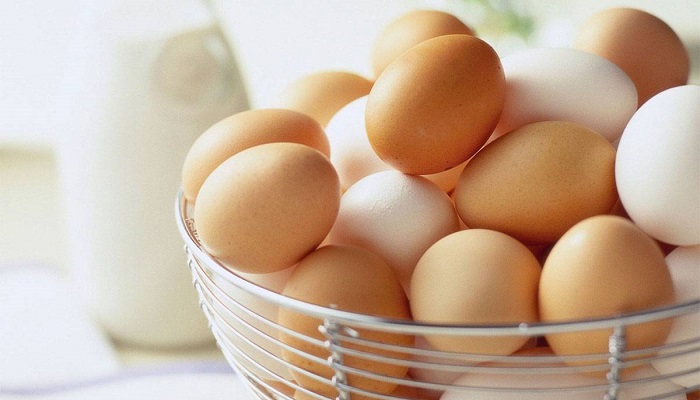 ما هو الفرق بين البيض ذي القشرة البنية والقشرة البيضاء؟
