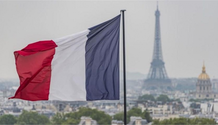 فرنسا تطالب الدول الإسلامية بعدم مقاطعة منتجاتها