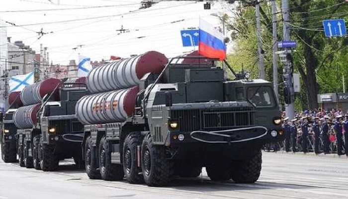 صحيفة: أنظمة الدفاع الجوي الروسية تستطيع إسقاط الصواريخ الفرط صوتية

